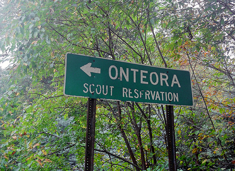 Sign towards Grooville Road, 1998 (18672 bytes)