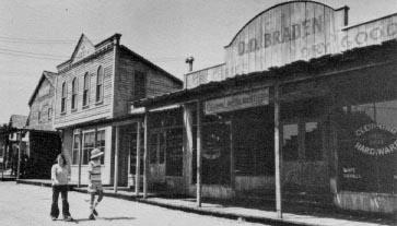 Golden Oak Ranch - western street