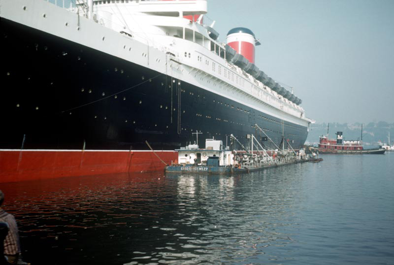 Корабль Queen Mary 2 в парту