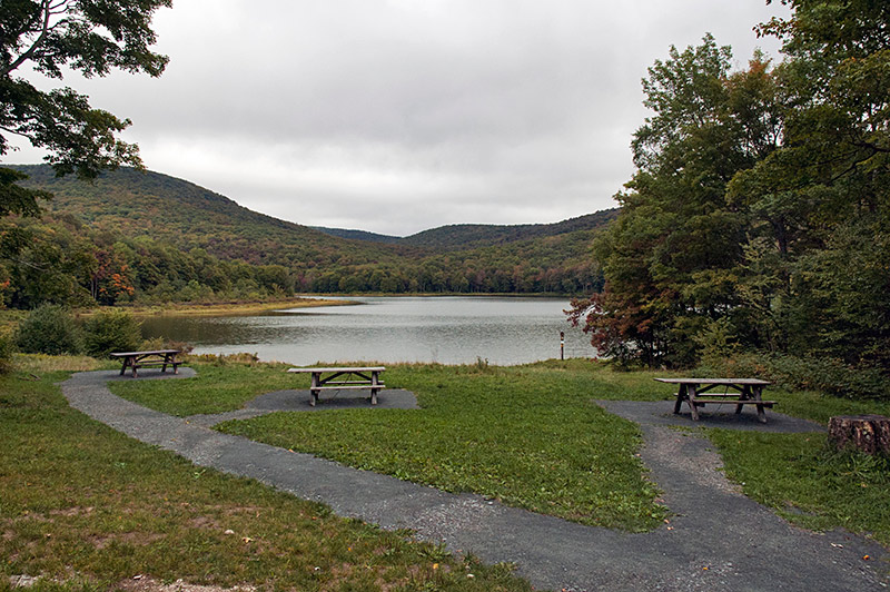 Picnic area in front of the lodge ruins (2009)