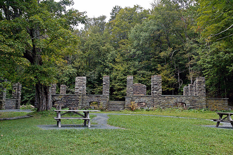 The sad remnants of the Coykendall Lodge (2009)