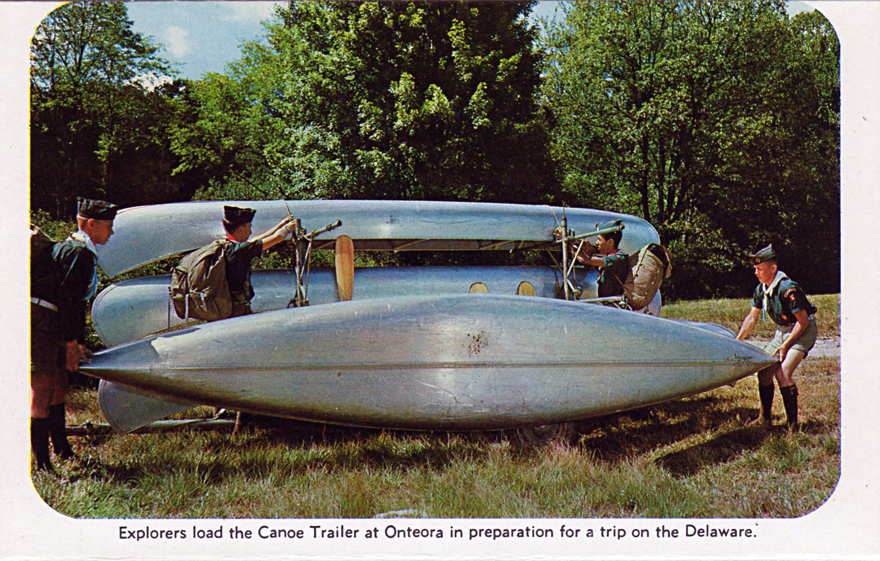 Explorers load the Canoe Trailer at Onteora in preparation for a trip on the Delaware