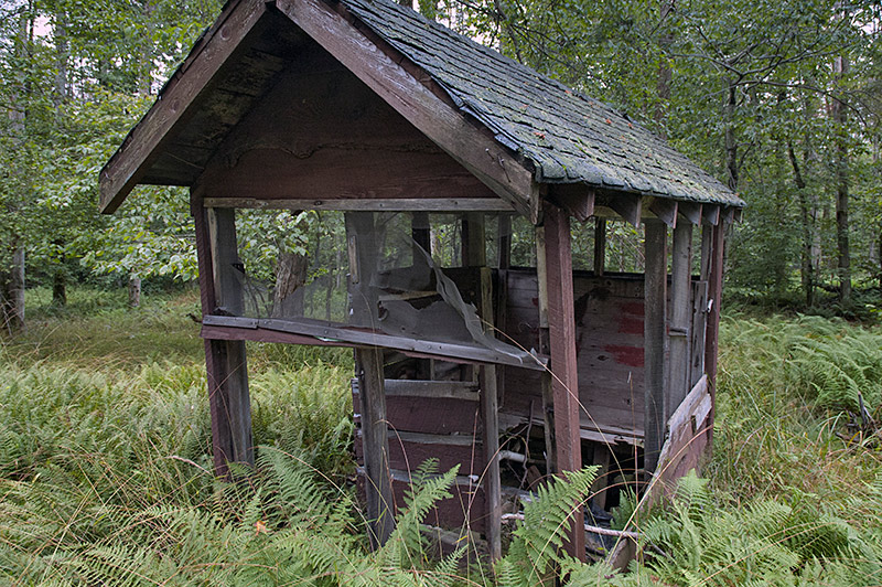 Ruins of a latrine on the Council House Loop (2009)