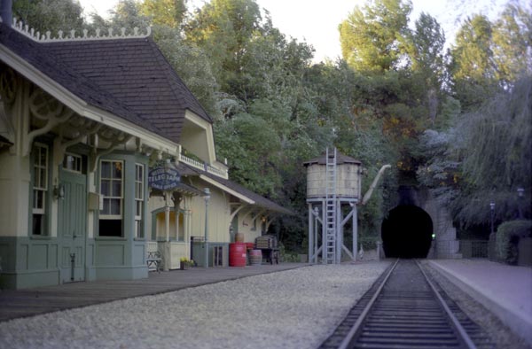 Frontierland station